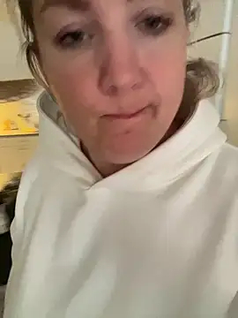 Snapshot of Anna_Alexa chatting on 11-28-25, 07:33 Anna Alexa online show from 11-28-25, 07:33