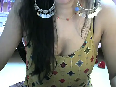 Snapshot of indianbae01 chatting on 02-13-25, 12:35 indianbae01 online show from 02-13-25, 12:35