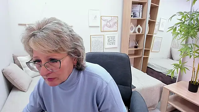 EvelynJoyful online show from 10-17-25, 05:21