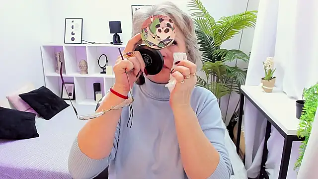 EvelynJoyful online show from 12-01-25, 05:12