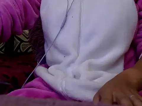 pamelasophia19 online show from 02-05-25, 01:15