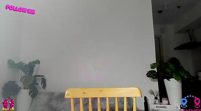 Snapshot of hottycrishina chatting on 02-13-25, 12:57 hottycrishina online show from 02-13-25, 12:57