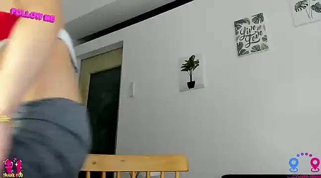 Snapshot of hottycrishina chatting on 03-07-25, 10:13 hottycrishina online show from 03-07-25, 10:13