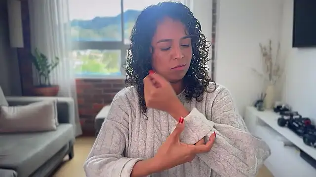 Snapshot of illaroom chatting on 01-27-25, 06:41 illaroom online show from 01-27-25, 06:41