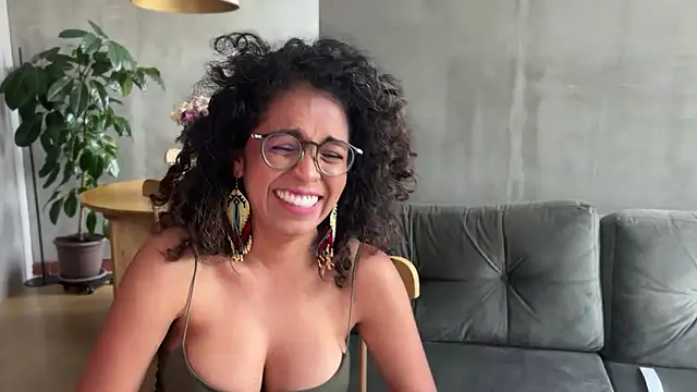 Snapshot of illaroom chatting on 02-22-25, 09:48 illaroom online show from 02-22-25, 09:48