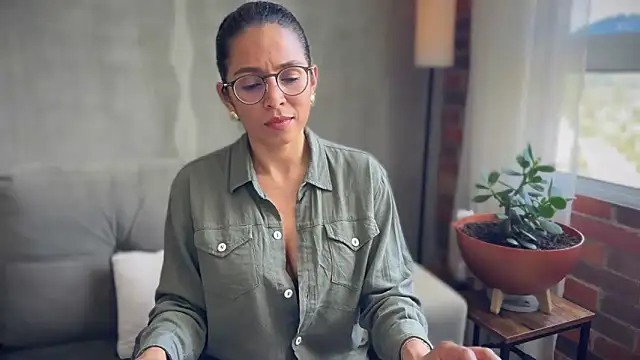 Snapshot of illaroom chatting on 10-14-25, 07:58 illaroom online show from 10-14-25, 07:58