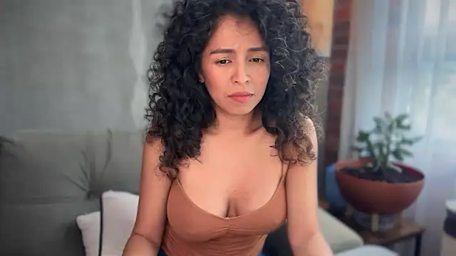 Snapshot of illaroom chatting on 11-29-25, 10:13 illaroom online show from 11-29-25, 10:13