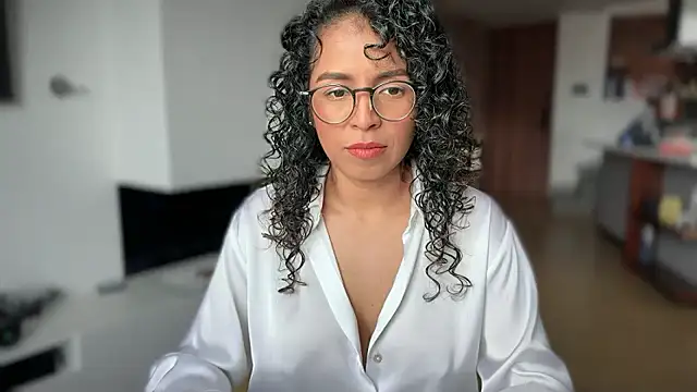 Snapshot of illaroom chatting on 01-13-26, 07:41 illaroom online show from 01-13-26, 07:41