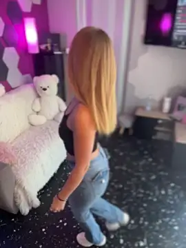 AnastasiaAniess online show from 10-28-25, 12:52