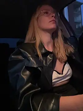 AnastasiaAniess online show from 04-15-26, 06:37