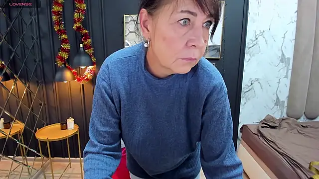 LindaPassionate online show from 12-30-24, 05:15