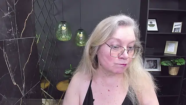 Snapshot of NataliMellow chatting on 02-07-25, 01:11 NataliMellow online show from 02-07-25, 01:11