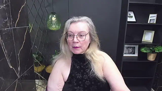 Snapshot of NataliMellow chatting on 02-08-25, 01:11 NataliMellow online show from 02-08-25, 01:11