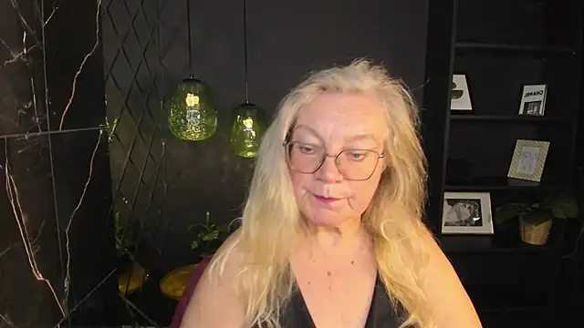 Snapshot of NataliMellow chatting on 10-05-25, 01:20 NataliMellow online show from 10-05-25, 01:20