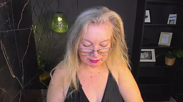 Snapshot of NataliMellow chatting on 10-27-25, 01:15 NataliMellow online show from 10-27-25, 01:15