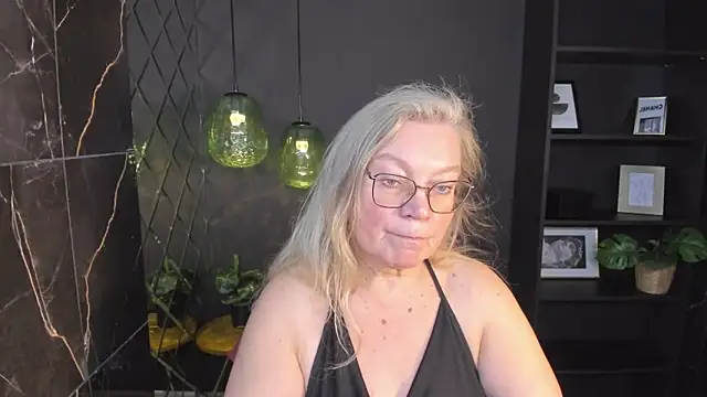 Snapshot of NataliMellow chatting on 11-14-25, 01:21 NataliMellow online show from 11-14-25, 01:21