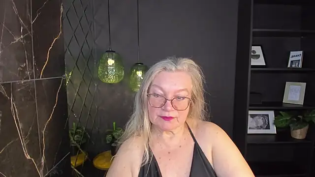 Snapshot of NataliMellow chatting on 11-17-25, 01:17 NataliMellow online show from 11-17-25, 01:17