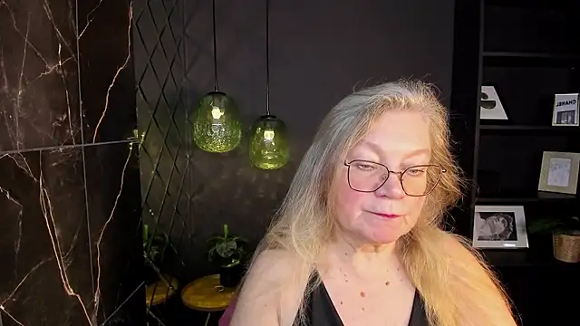 Snapshot of NataliMellow chatting on 01-18-26, 01:04 NataliMellow online show from 01-18-26, 01:04