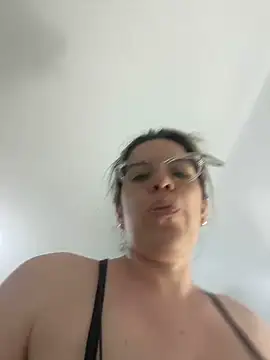 Snapshot of ashlymoon chatting on 12-19-24, 12:56 ashlymoon online show from 12-19-24, 12:56