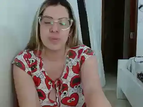 Snapshot of ashlymoon chatting on 01-07-25, 12:03 ashlymoon online show from 01-07-25, 12:03