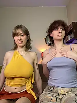 Snapshot of Jitoon_Exe chatting on 01-11-26, 06:02 Jitoon Exe online show from 01-11-26, 06:02