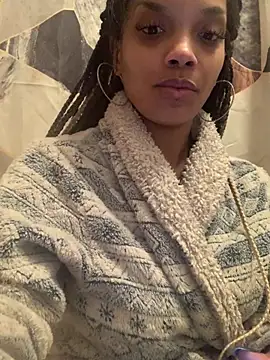 Snapshot of Rakiyahcharms chatting on 12-15-24, 04:26 Rakiyahcharms online show from 12-15-24, 04:26