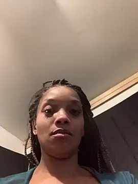 Snapshot of Rakiyahcharms chatting on 12-21-24, 03:47 Rakiyahcharms online show from 12-21-24, 03:47