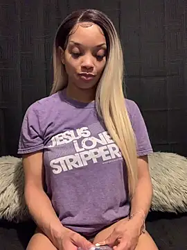 Snapshot of Rakiyahcharms chatting on 03-16-25, 05:39 Rakiyahcharms online show from 03-16-25, 05:39