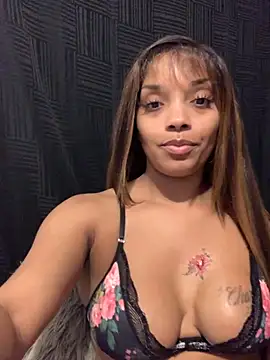 Snapshot of Rakiyahcharms chatting on 09-12-25, 12:49 Rakiyahcharms online show from 09-12-25, 12:49