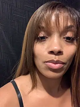 Snapshot of Rakiyahcharms chatting on 09-20-25, 05:25 Rakiyahcharms online show from 09-20-25, 05:25