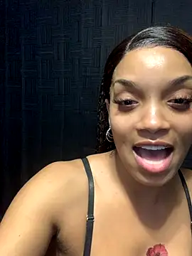 Snapshot of Rakiyahcharms chatting on 10-30-25, 08:31 Rakiyahcharms online show from 10-30-25, 08:31