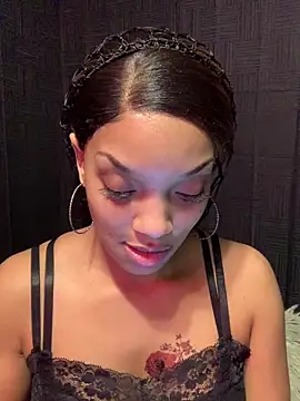 Snapshot of Rakiyahcharms chatting on 12-18-25, 05:13 Rakiyahcharms online show from 12-18-25, 05:13