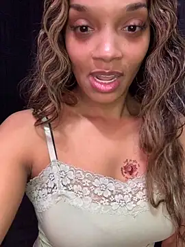 Snapshot of Rakiyahcharms chatting on 01-07-26, 01:19 Rakiyahcharms online show from 01-07-26, 01:19