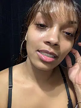 Snapshot of Rakiyahcharms chatting on 02-06-26, 03:55 Rakiyahcharms online show from 02-06-26, 03:55