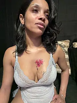 Rakiyahcharms online show from 06-11-26, 05:49