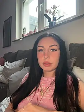 Snapshot of Estherjizz chatting on 05-31-26, 06:20 Estherjizz online show from 05-31-26, 06:20