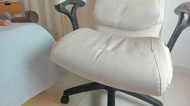 cristinapuerta  online show from 12-01-25, 03:06