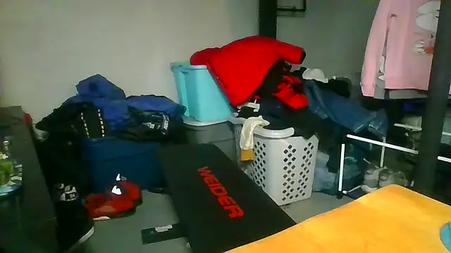 Snapshot of BigWayneBabyXXX chatting on 12-15-25, 03:11 BigWayneBabyXXX online show from 12-15-25, 03:11