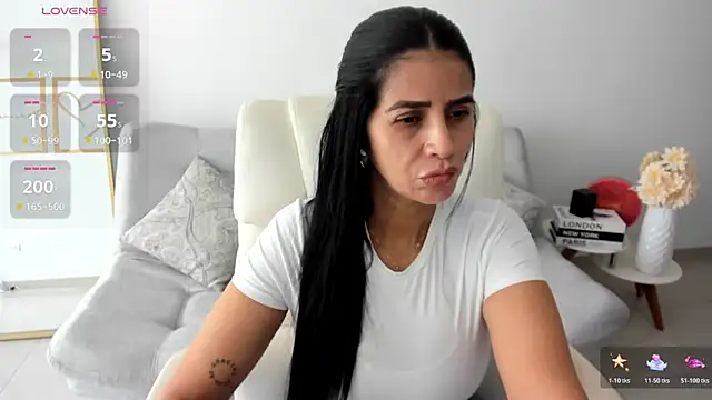Snapshot of renata_t_ chatting on 07-02-26, 05:08 renata t online show from 07-02-26, 05:08