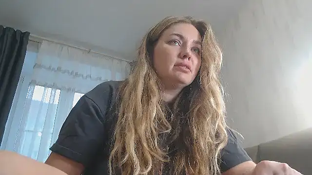 Snapshot of xxkristinaxx chatting on 10-23-25, 12:15 xxkristinaxx online show from 10-23-25, 12:15