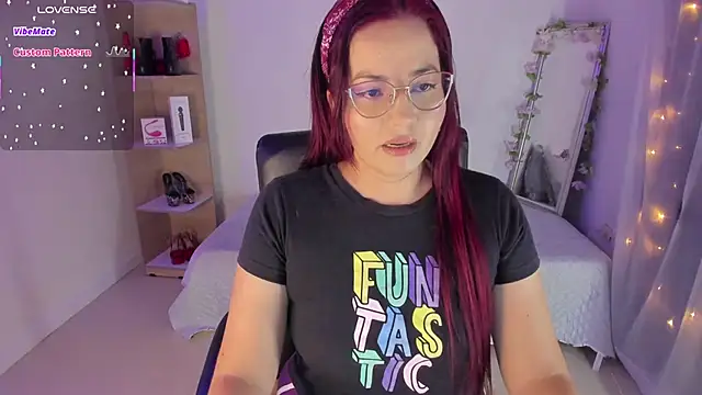 Snapshot of anastasia_bee chatting on 03-04-25, 12:55 anastasia bee online show from 03-04-25, 12:55