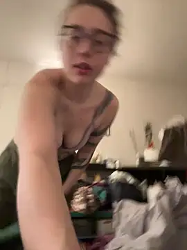 Snapshot of ladyturtle chatting on 03-22-26, 09:51 ladyturtle online show from 03-22-26, 09:51