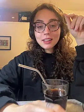 Snapshot of ladyturtle chatting on 03-26-26, 08:58 ladyturtle online show from 03-26-26, 08:58