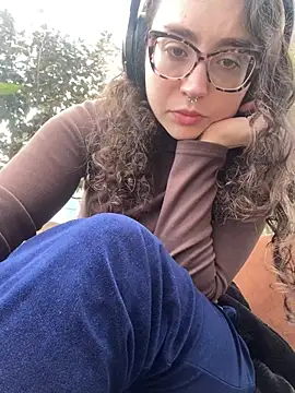 Snapshot of ladyturtle chatting on 03-31-26, 01:33 ladyturtle online show from 03-31-26, 01:33