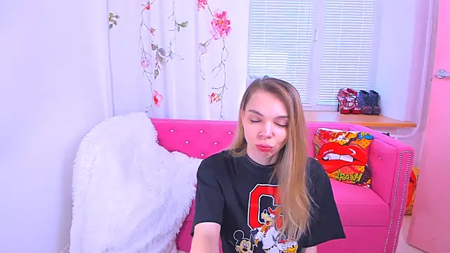 Snapshot of The_Deep_Passion chatting on 03-05-25, 08:00 The Deep Passion online show from 03-05-25, 08:00