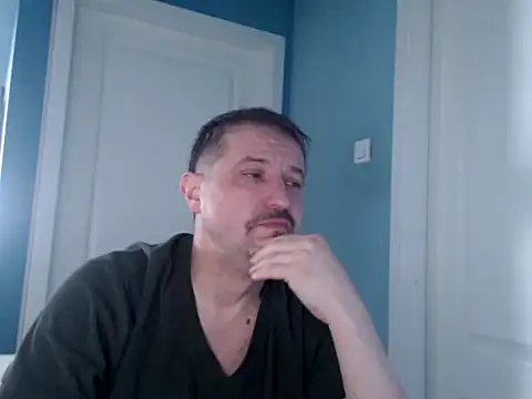 Snapshot of MisterFaithRO chatting on 04-13-26, 09:15 MisterFaithRO online show from 04-13-26, 09:15