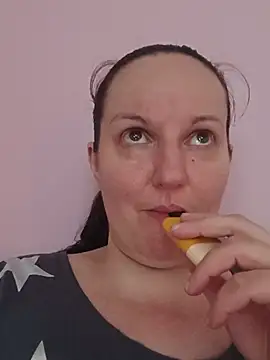 BustyLadyAlma online show from 07-04-26, 06:30