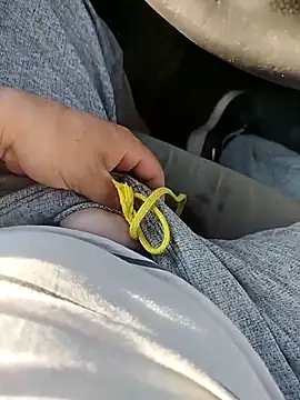 Snapshot of sarpe4 chatting on 10-20-25, 01:33 sarpe4 online show from 10-20-25, 01:33