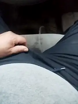 Snapshot of sarpe4 chatting on 10-27-25, 05:11 sarpe4 online show from 10-27-25, 05:11