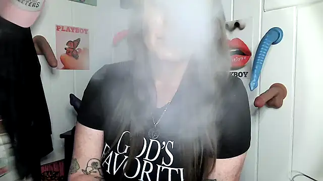 Lady the Tramp online show from 11-30-25, 04:16